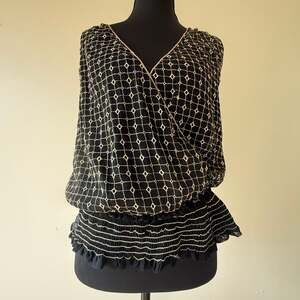 Studio M Nylon Tank Tops Black & Gold